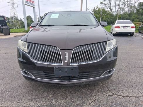 Used 2013 Lincoln MKT AWD image 2