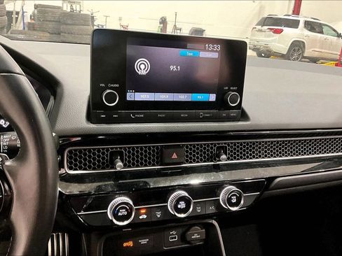 Used 2023 Honda Civic Sport image 29