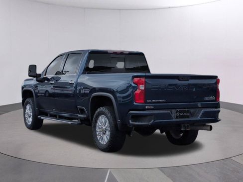 Used 2022 Chevrolet Silverado 2500 High Country w/ LPO, Hitch Package AWD/4WD image 3
