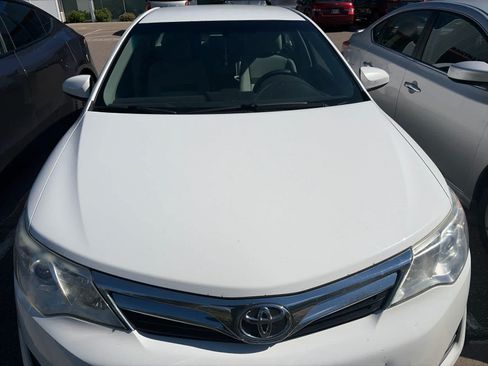 Used 2012 Toyota Camry LE FWD image 2