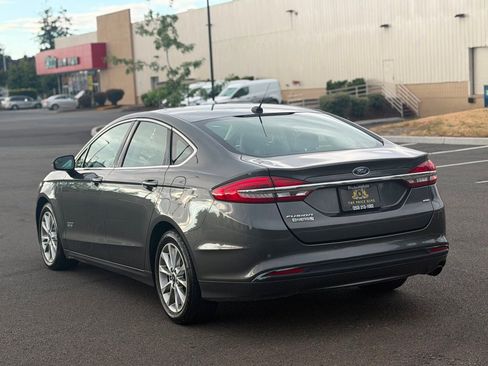 Used 2018 Ford Fusion Energi SE FWD image 2