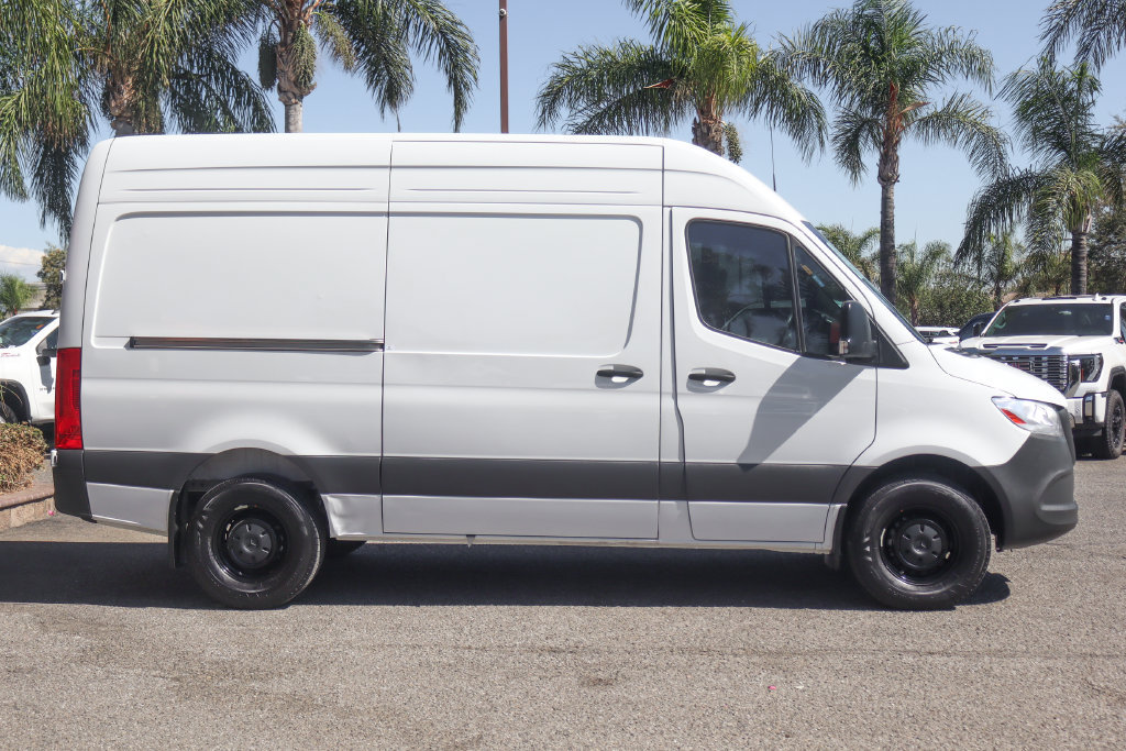 Used 2025 Mercedes-Benz Sprinter 2500 image 15