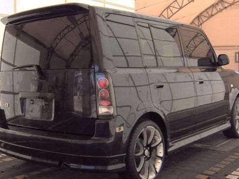 Used 2004 Scion xB FWD image 2
