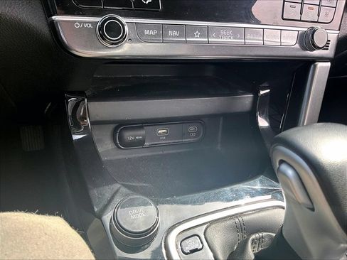 Used 2024 Kia Seltos S AWD/4WD image 32