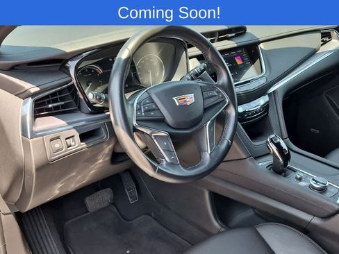Used 2023 Cadillac XT5 Luxury w/ LPO, Floor Liner Package AWD/4WD image 2