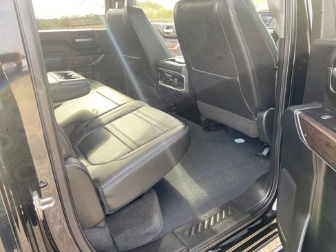 Used 2021 GMC Sierra 3500 Denali w/ Denali Black Diamond Edition image 16