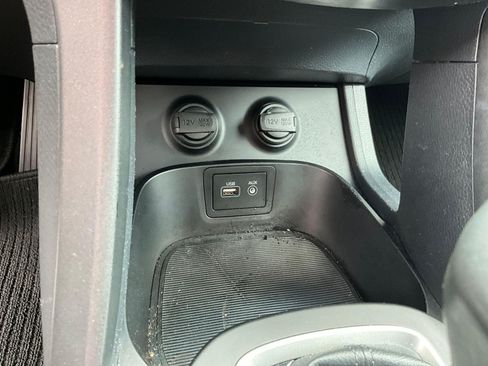 Used 2017 Hyundai Santa Fe Limited FWD image 15