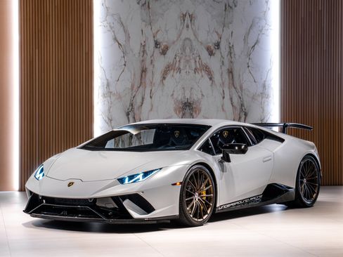 Used 2018 Lamborghini Huracan Performante AWD/4WD image 1