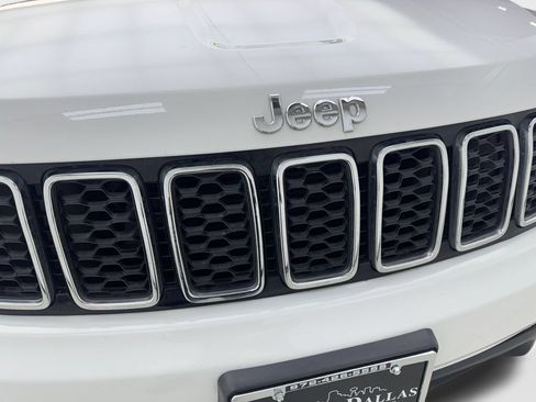 Used 2022 Jeep Grand Cherokee Laredo E AWD/4WD image 26