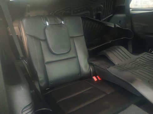 Used 2022 Ford Explorer XLT w/ Equipment Group 202A image 16