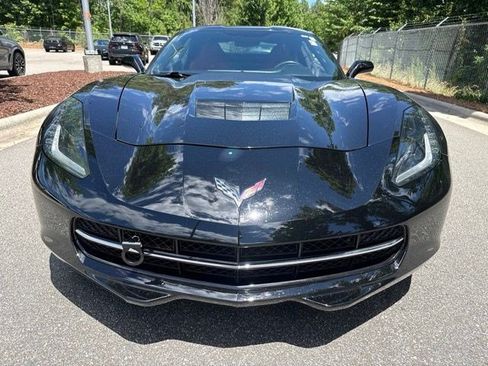 Used 2017 Chevrolet Corvette Stingray Coupe w/ Z51 1LT RWD image 10