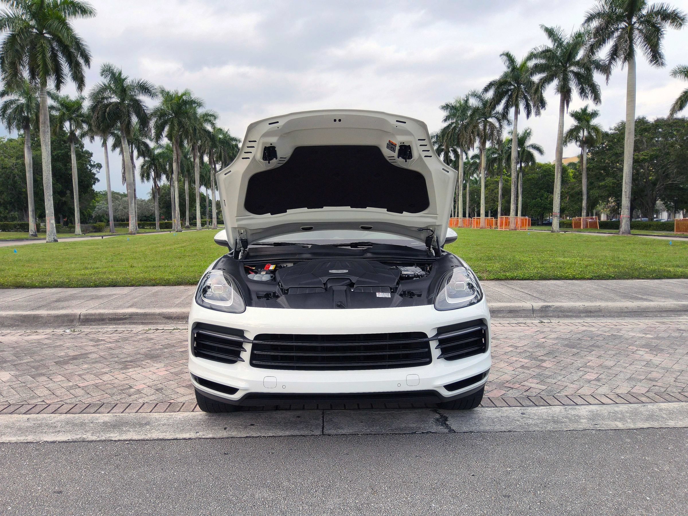 Used 2021 Porsche Cayenne Coupe AWD/4WD image 45