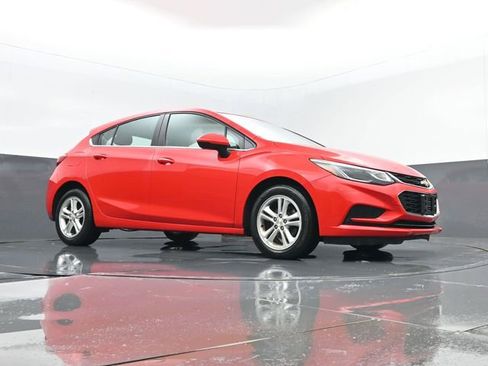 Used 2018 Chevrolet Cruze LT w/ Convenience Package image 28