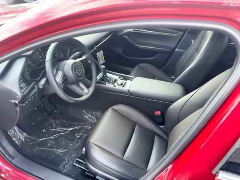 New 2026 MAZDA MAZDA3 Hatchback w/Premium Plus Pkg image 9