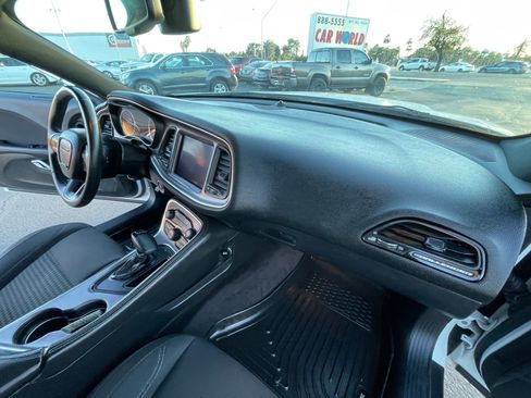 Used 2017 Dodge Challenger SXT image 26
