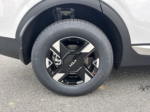 New 2026 Kia Sportage LX image 17