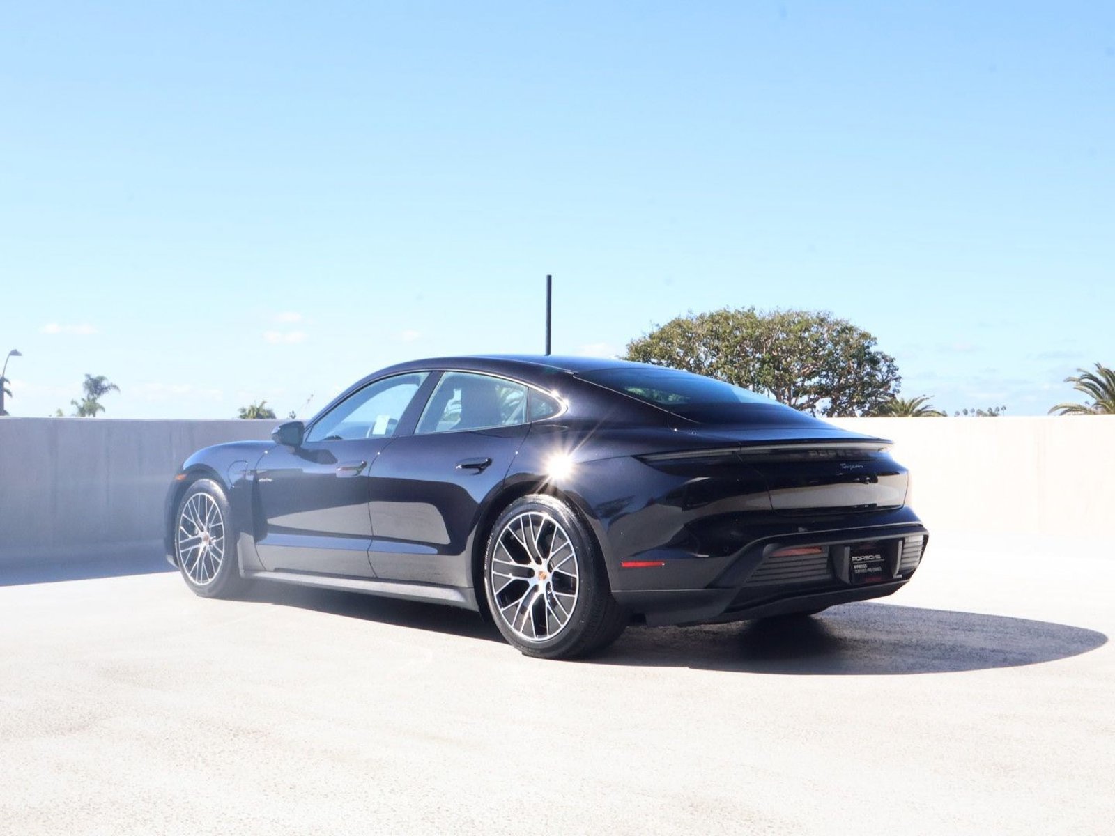 Certified 2025 Porsche Taycan w/ Premium Package RWD image 3