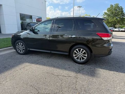 Used 2016 Nissan Pathfinder SV FWD image 16