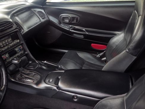 Used 1999 Chevrolet Corvette Coupe w/ Performance Handling Pkg image 12