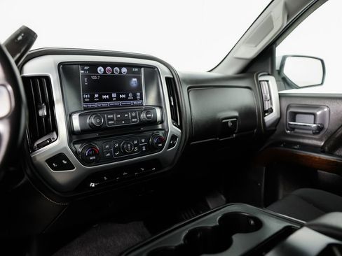 Used 2019 GMC Sierra 1500 SLE w/ SLE Value Package image 18