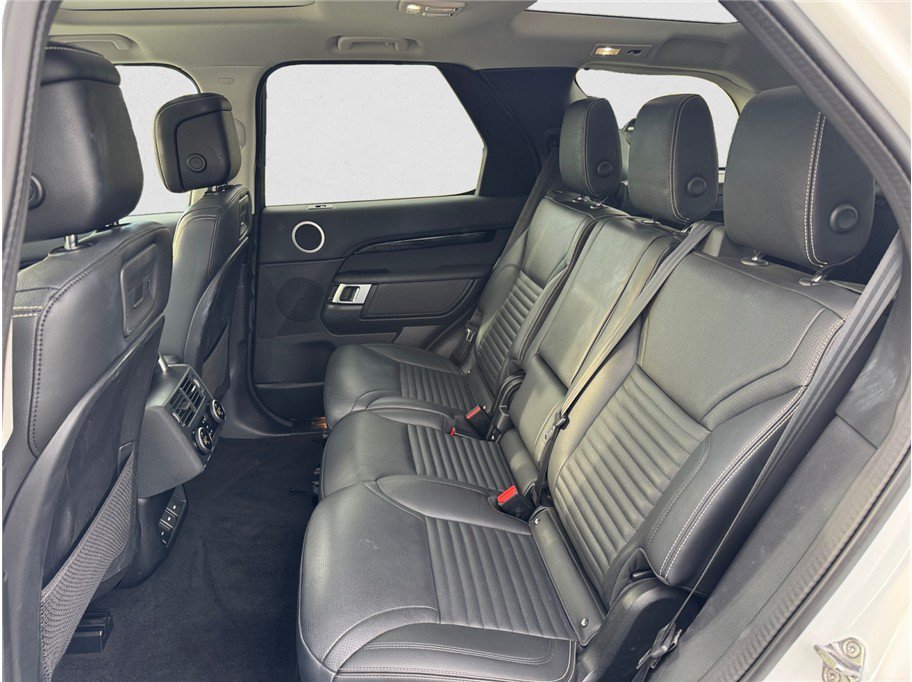 Used 2024 Land Rover Discovery S AWD/4WD image 10