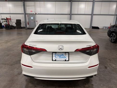 Used 2024 Honda Civic Sport image 4