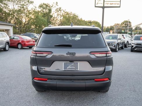 Used 2024 Jeep Grand Cherokee L Laredo image 8