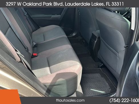 Used 2017 Toyota Corolla LE image 36