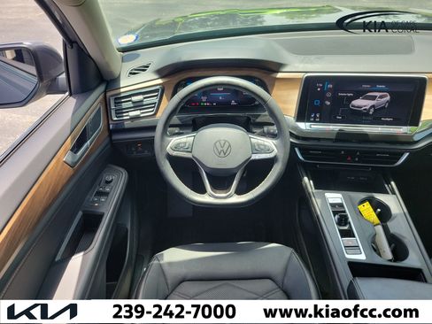 Used 2025 Volkswagen Atlas SE FWD image 17