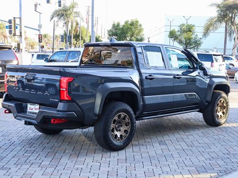 Used 2024 Toyota Tacoma Trailhunter image 10