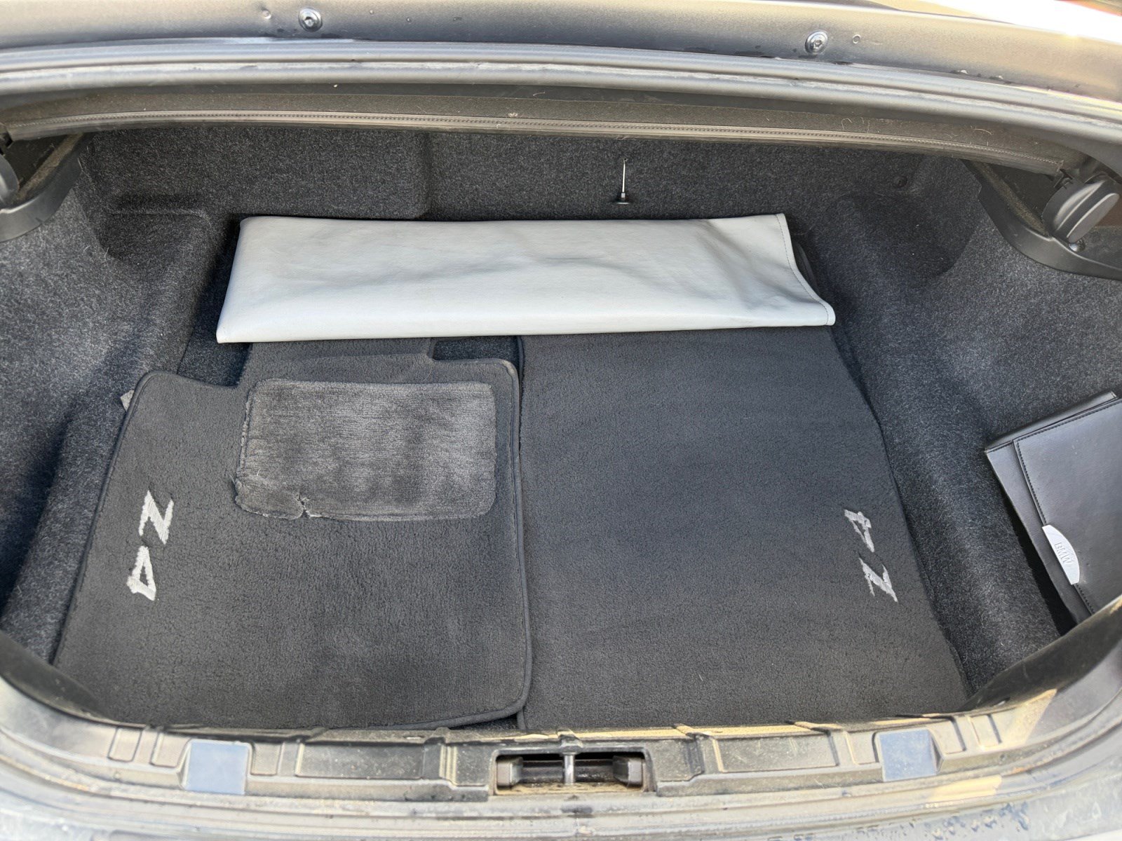 Used 2005 BMW Z4 2.5i RWD image 32