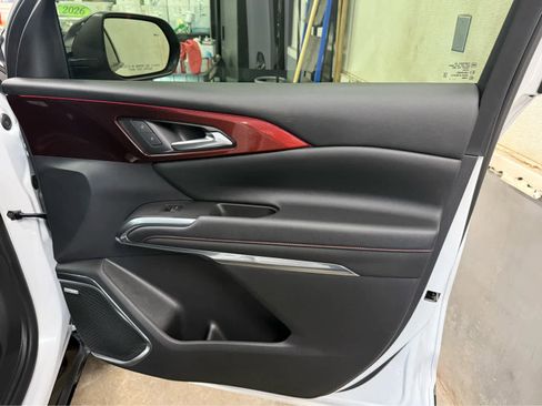 Used 2024 Chevrolet Traverse RS image 12