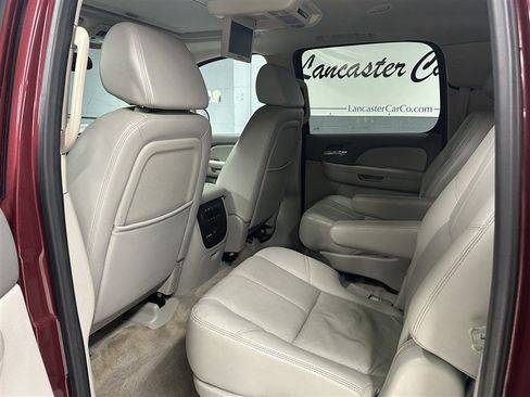 Used 2008 Chevrolet Suburban LT AWD/4WD image 3