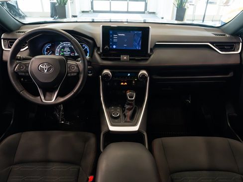 Used 2024 Toyota RAV4 SE w/ Weather & Moonroof Package AWD/4WD image 8