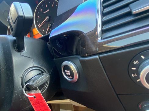 Used 2010 BMW 535i xDrive Wagon AWD/4WD image 40