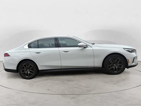 Used 2026 BMW 530i xDrive AWD/4WD image 2