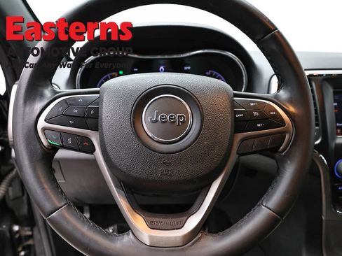 Used 2018 Jeep Grand Cherokee Laredo RWD image 10
