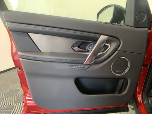 New 2025 Land Rover Discovery Sport Dynamic SE image 10