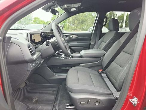 New 2026 Chevrolet Traverse LT w/ LPO, Floor Liner Package AWD/4WD image 8