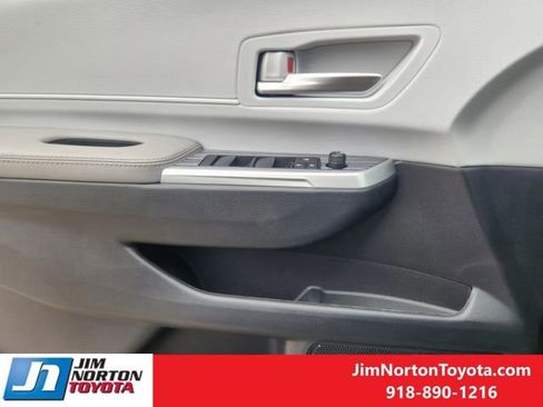 New 2026 Toyota Sienna XLE FWD image 18