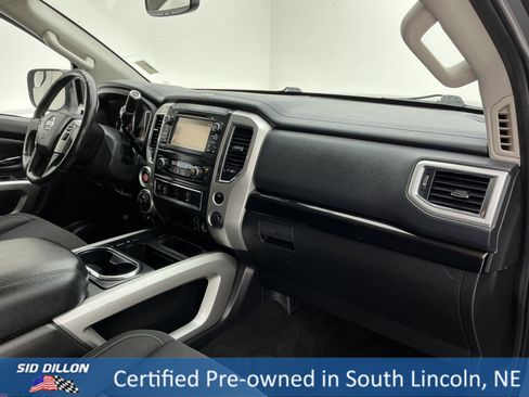 Used 2018 Nissan Titan SV w/ SV Convenience Package image 23