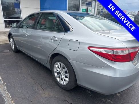 Used 2017 Toyota Camry LE image 9