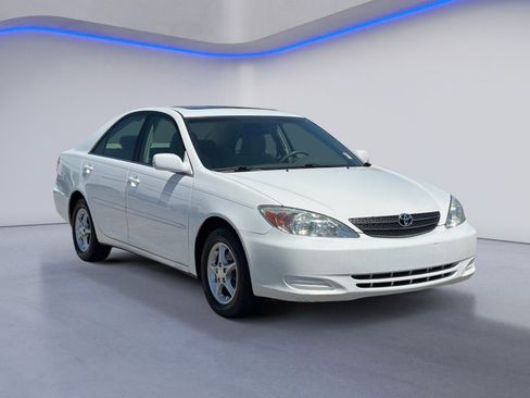 Used 2004 Toyota Camry LE FWD image 5