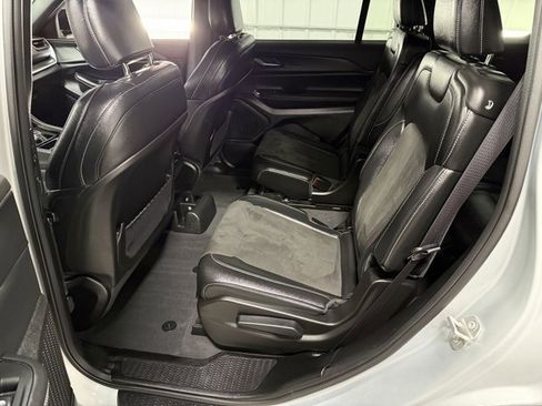 Used 2023 Jeep Grand Cherokee L Laredo image 10