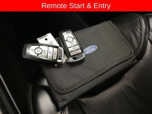 Used 2020 Ford Explorer Platinum w/ Premium Technology Package AWD/4WD image 9