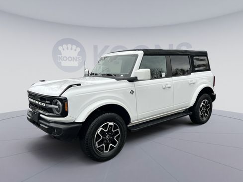 Used 2022 Ford Bronco Outer Banks image 1