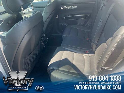 Used 2025 Genesis GV70 2.5T AWD/4WD image 12