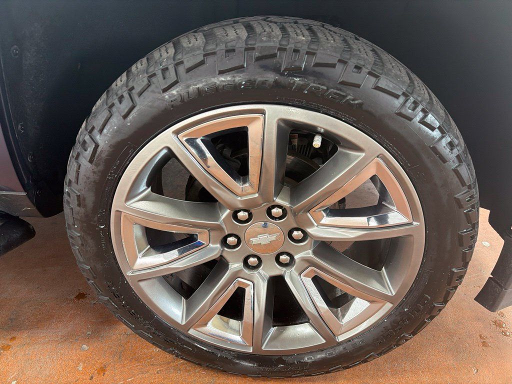 Used 2018 Chevrolet Silverado 1500 LTZ Z71 w/ Centennial Edition AWD/4WD image 10