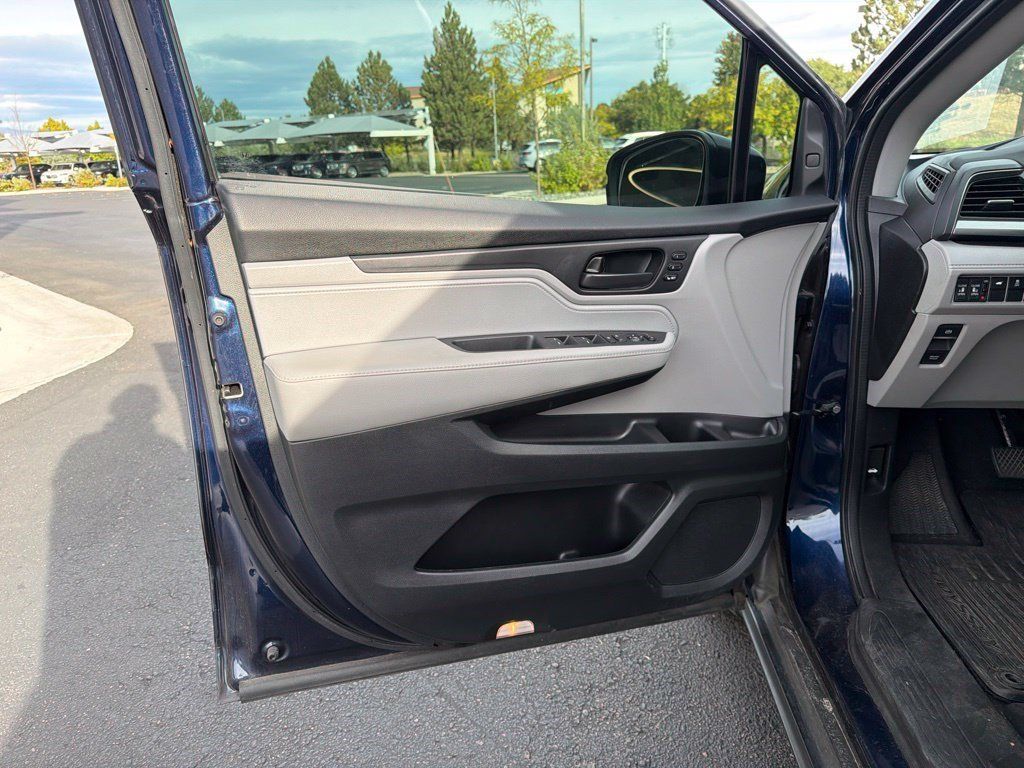 Used 2018 Honda Odyssey EX-L image 9