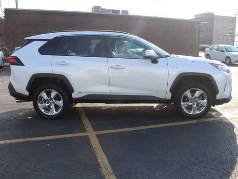 Used 2021 Toyota RAV4 Limited image 5